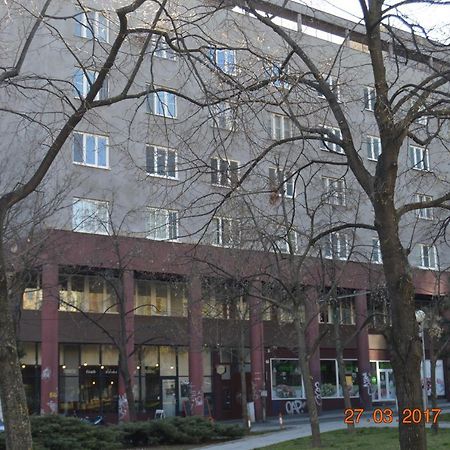 Vacation Apartment Up To 10 Bratislava Exterior foto
