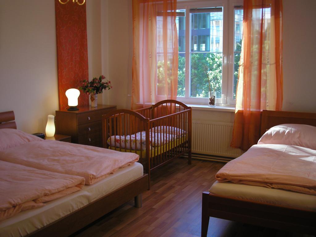 Vacation Apartment Up To 10 Bratislava Cameră foto