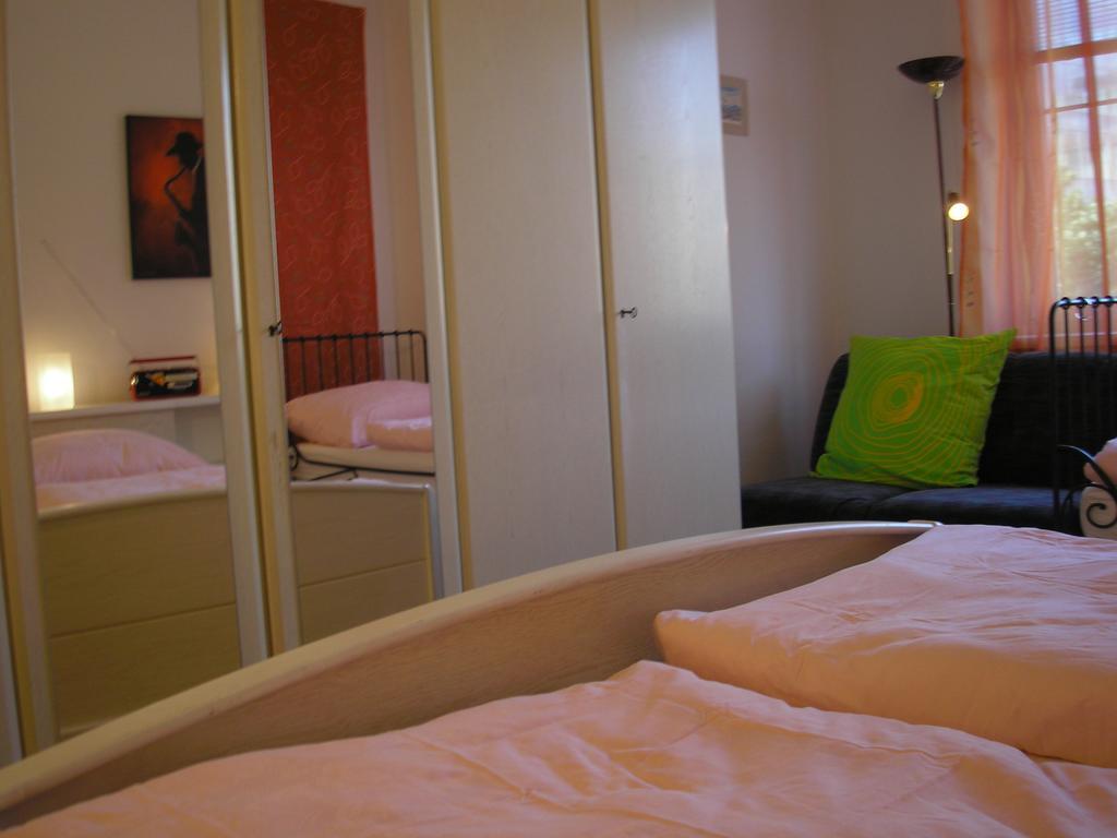 Vacation Apartment Up To 10 Bratislava Cameră foto